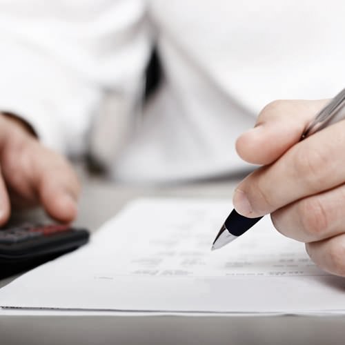 financial translation services can help businesses avoid difficultie 16001128 40179 1 14070430 500